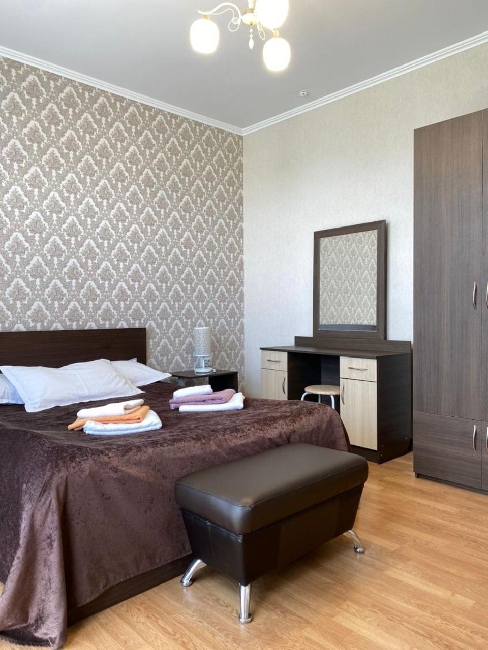 Tri Korony Hotell Cholpon-Ata Exteriör bild
