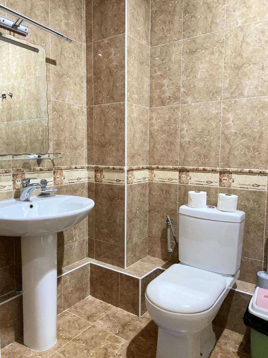 Tri Korony Hotell Cholpon-Ata Exteriör bild